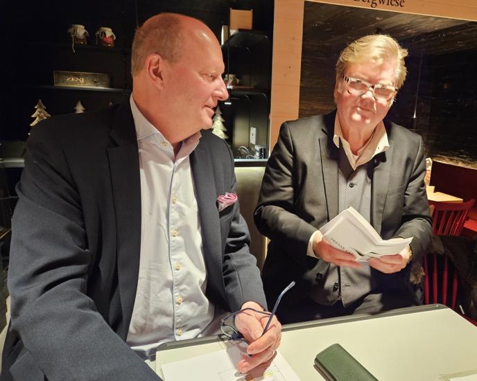 Otto-Ferdinand Wachs (links) mit Moderator Klaus Ritgen