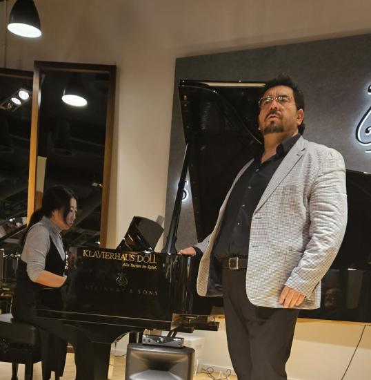 Tenor Luis Olivares Sandoval 