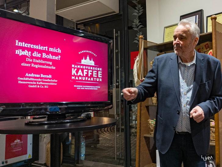 Andreas Berndt stellte seine Hannoverse Kaffeemanufaktur vor – Foto: Thorsten Luhm