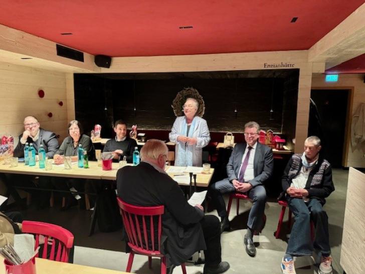 Vorstandsmitglieder bei der Versammlung