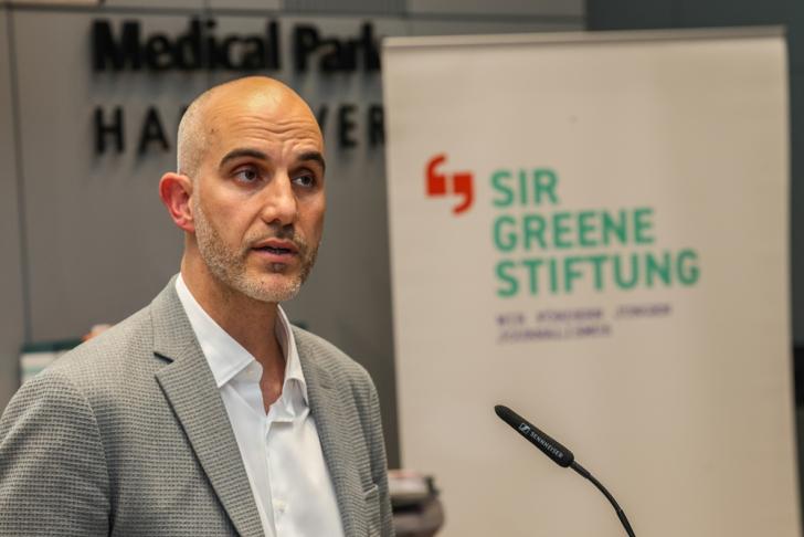 Oberbürgermeister Belit Onay bei seinem Grußwort
