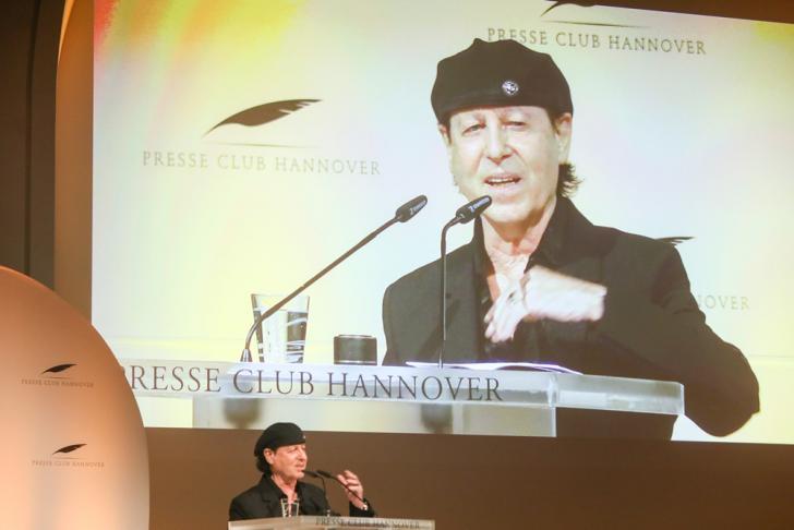 Klaus Meine bedankt sich für die Auszeichnung