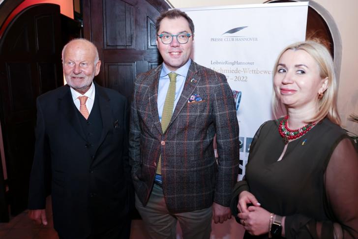 Jürgen Köster mit Botschafter Makeiev und Iryna Tybinka, Generalkonsulin der Ukraine in Hamburg 