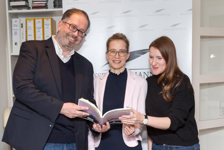 Torsten Hamacher mit den Stadtschwärmerinnen