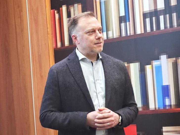 Lars Lücking stellte die geplante Generalsanierung in Niedersachsen vor
